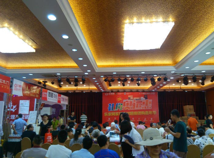 嫩草蜜桃在线视频陶瓷砖亮相威海水蜜桃在线观看视频家居建材团购嘉年华，优惠停不下来！
