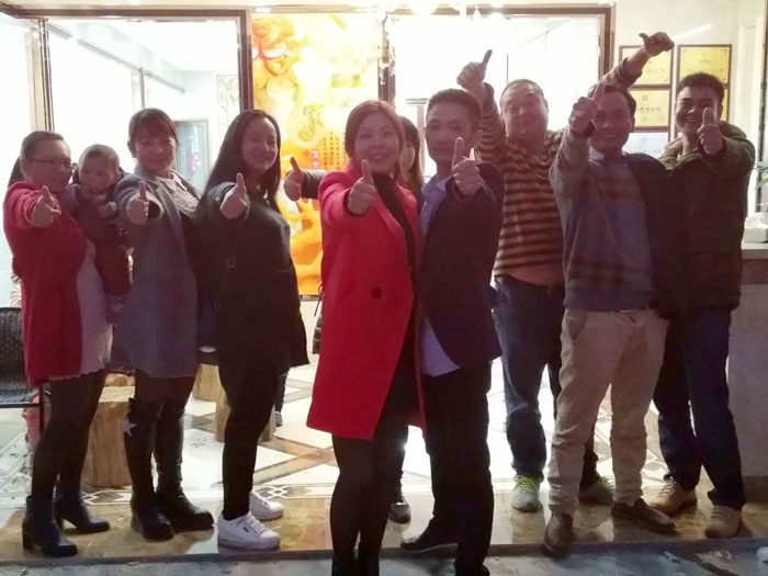 嫩草蜜桃在线视频陶瓷砖 广西临桂专卖店盛大开业