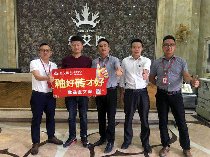 听说嫩草蜜桃在线视频陶有酒有故事，看官们，约么？