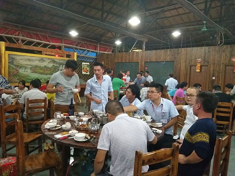 嫩草蜜桃在线视频陶喜迎三周年庆，感恩同行