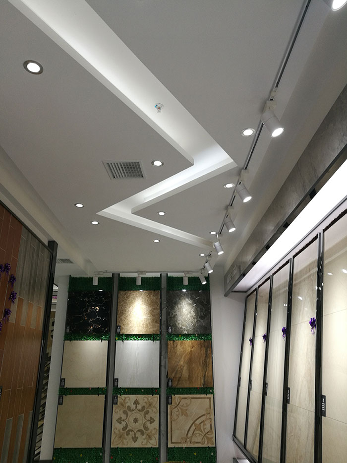 嫩草蜜桃在线视频陶张家界专卖店