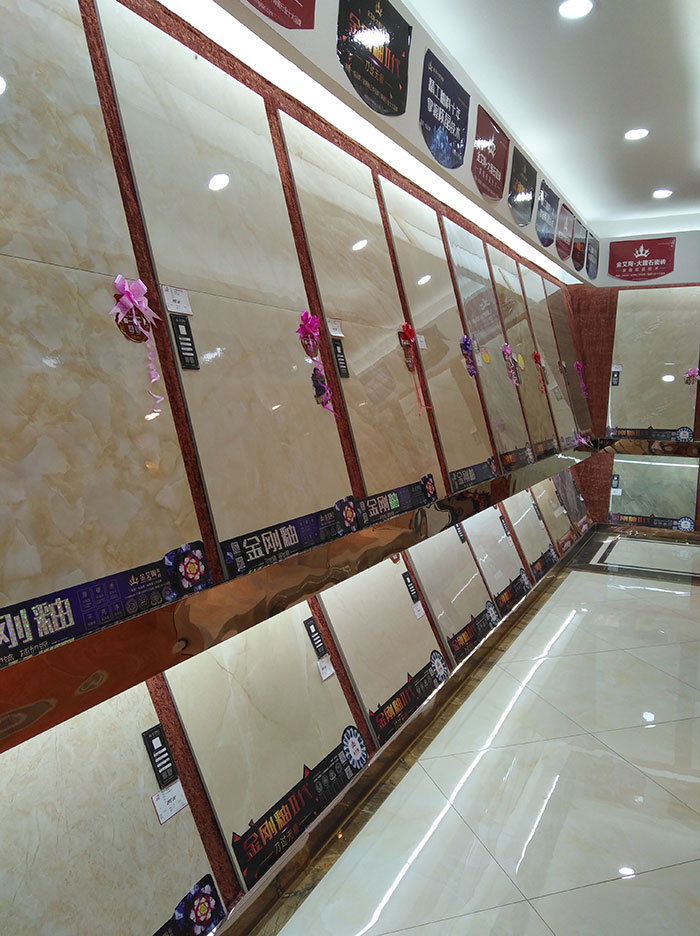嫩草蜜桃在线视频陶湖北十堰专卖店选材区
