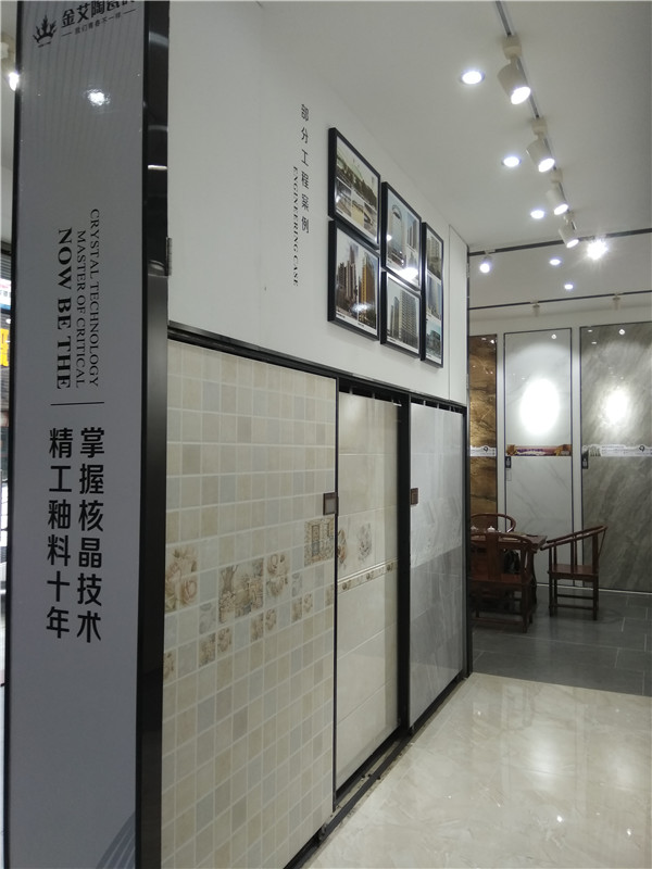 嫩草蜜桃在线视频陶惠东横排青春馆